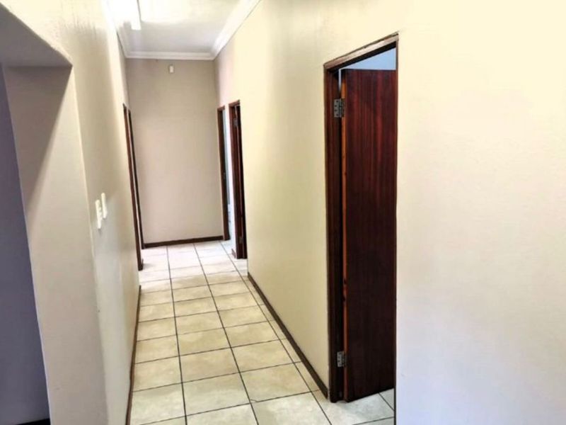 Commercial Property For Sale in Eldoraigne, Centurion - Photo 10