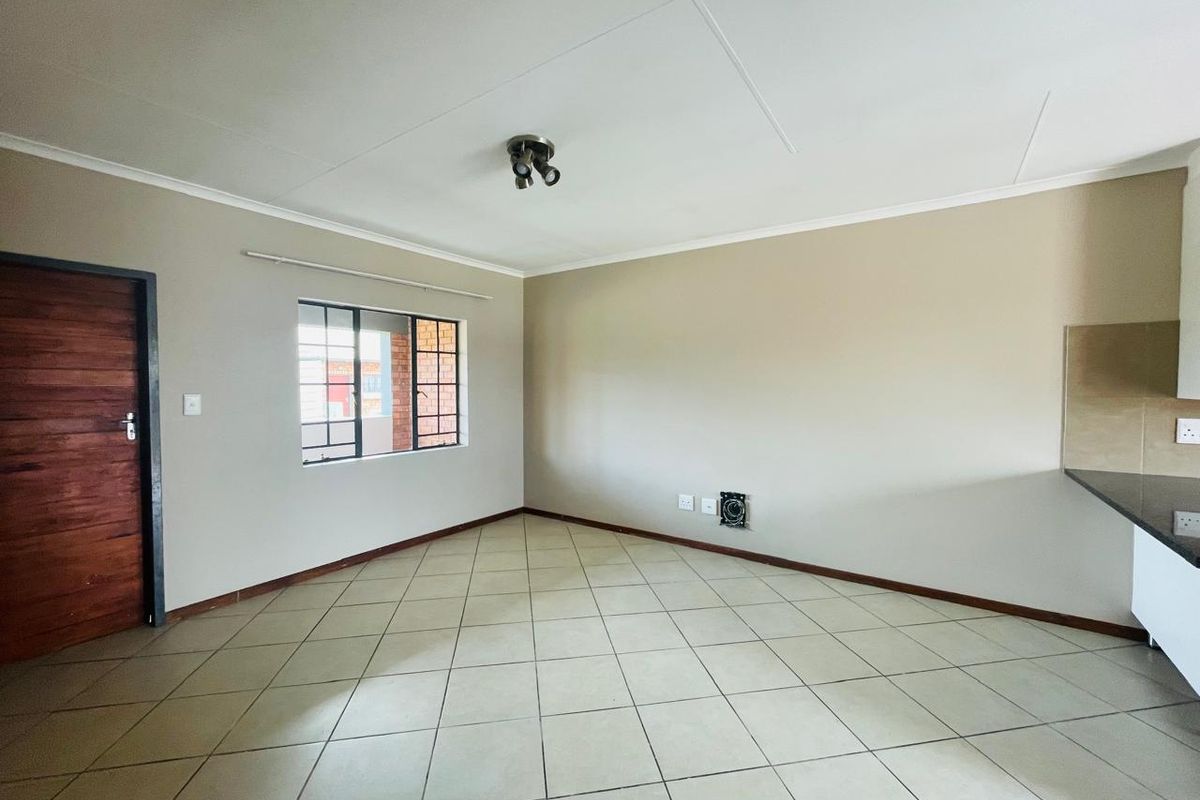 2 Bedroom Apartments for Sale in Crescent Glades Estate – R745 000 (All Costs Included!) - Photo 4