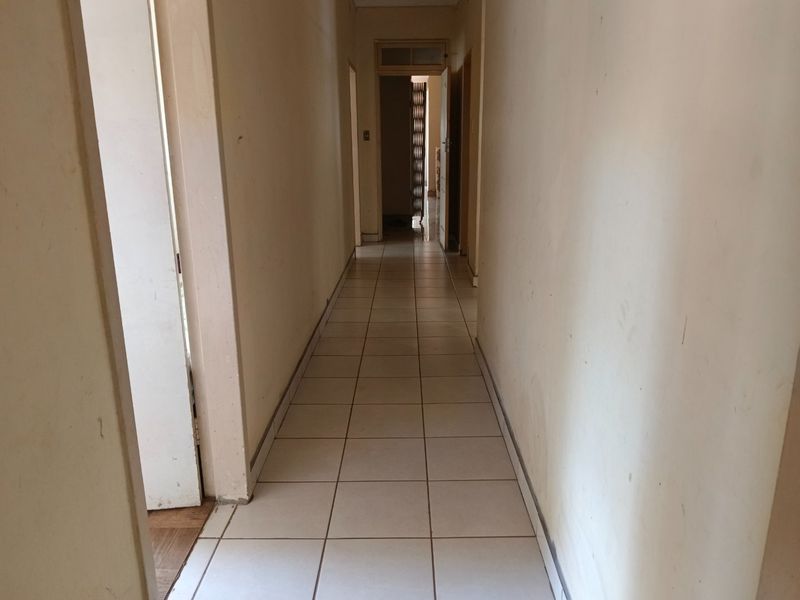 Prime Corner Property with Income Potential in Medical Hub - Photo 3