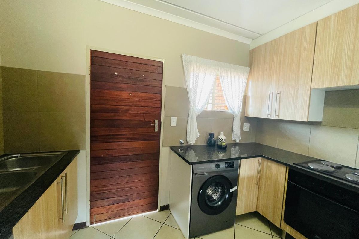 Own Your 1st Floor Apartment for R765 000 – No Transfer Costs! - Photo 4