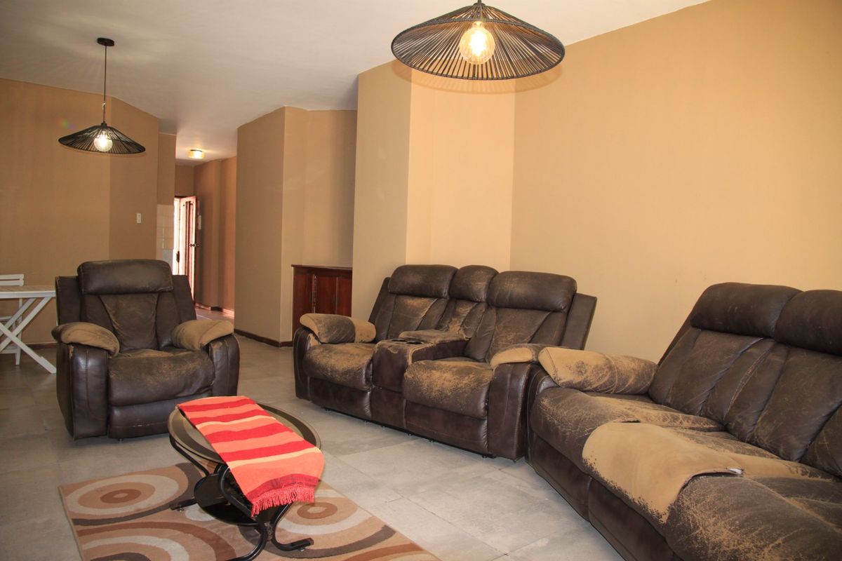 Secure, Spacious Living in a Well-Maintained Access-Controlled Complex. PRICE REDUCED - Photo 4