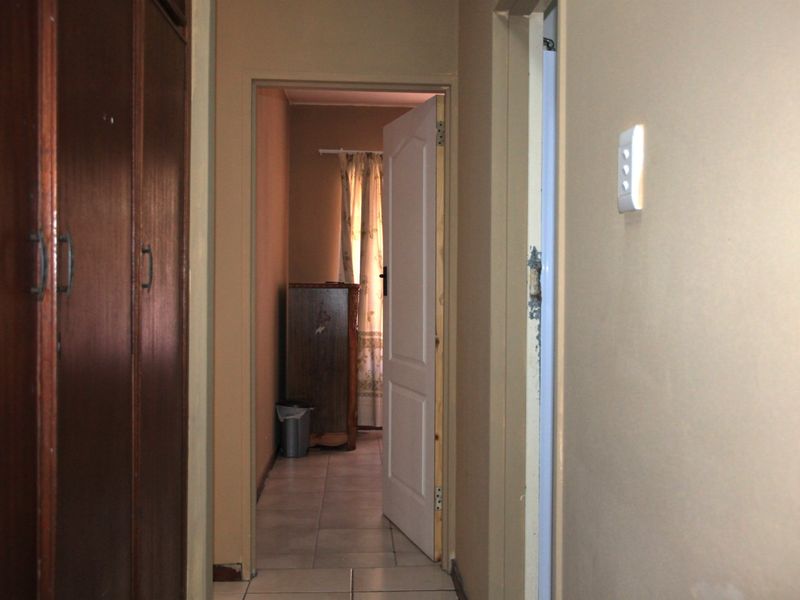 Secure, Spacious Living in a Well-Maintained Access-Controlled Complex. PRICE REDUCED - Photo 8