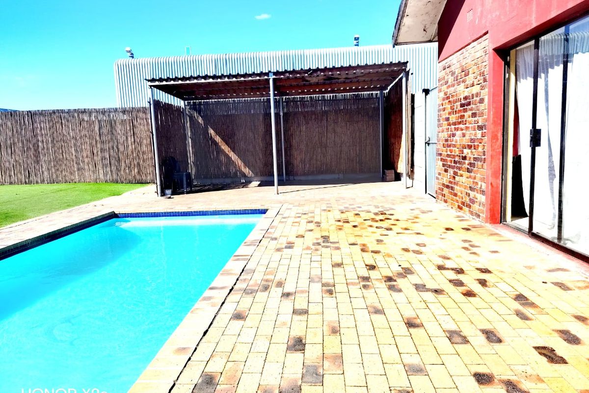 3 Bed House in Russels Rest for Sale - Photo 4