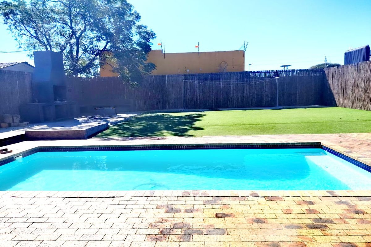 3 Bed House in Russels Rest for Sale - Photo 3