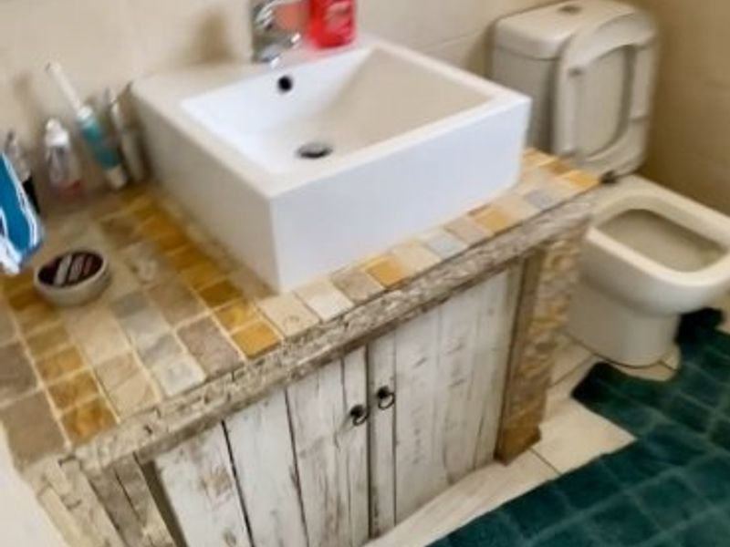 Spacious 3-Bedroom Townhouse with Private Garden & Pet-Friendly Living - Photo 8