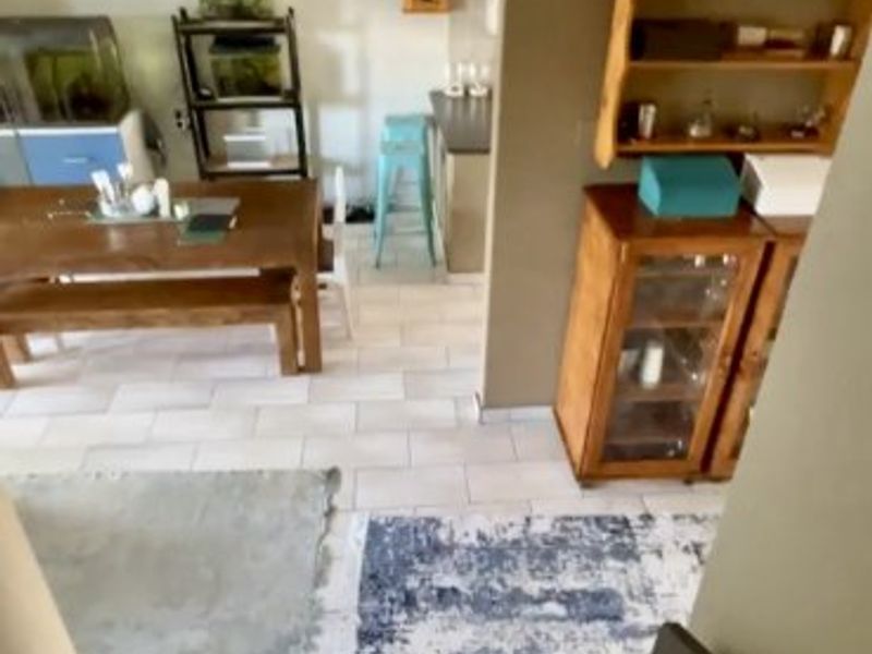 Spacious 3-Bedroom Townhouse with Private Garden & Pet-Friendly Living - Photo 4