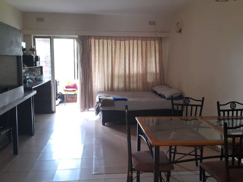 2 Bedroom Apartment - Photo 10