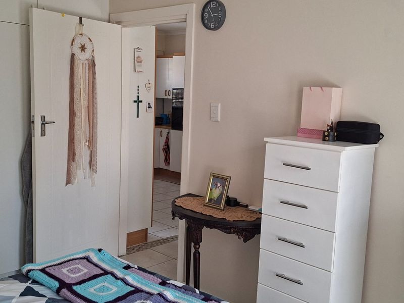 Comfortable & Secure Over-55’s Living in the Heart of Gonubie - Photo 10