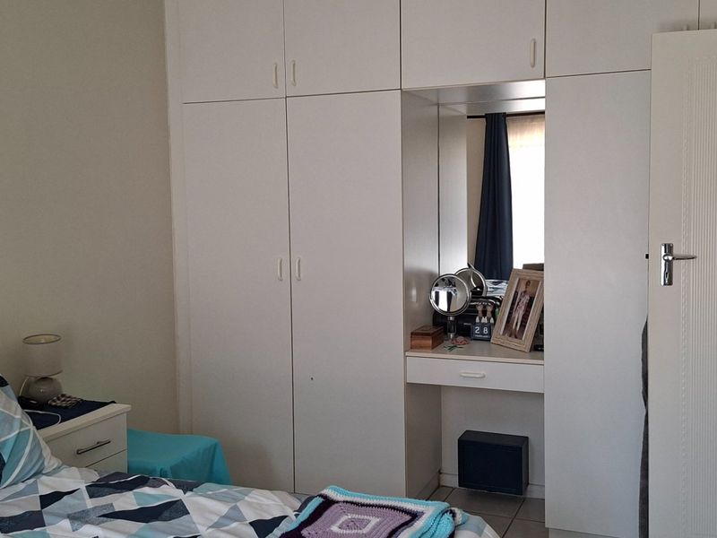 Comfortable & Secure Over-55’s Living in the Heart of Gonubie - Photo 9