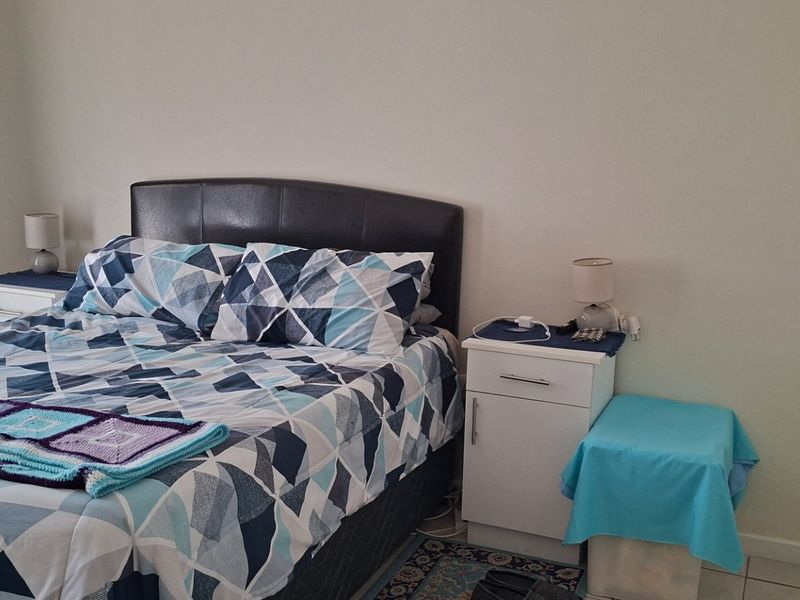 Comfortable & Secure Over-55’s Living in the Heart of Gonubie - Photo 8