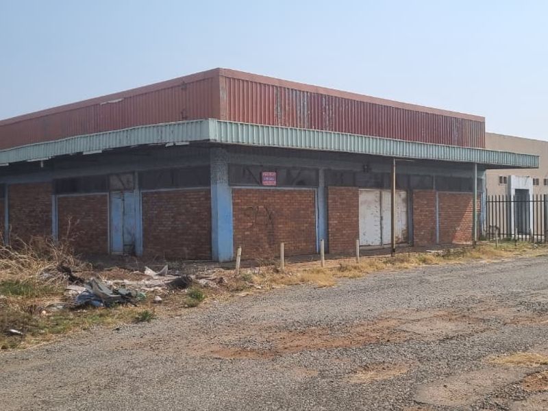 Two adjacent stands with approved building plans. - Photo 7