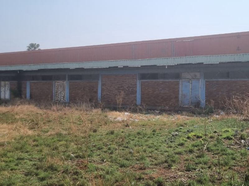 Two adjacent stands with approved building plans. - Photo 3