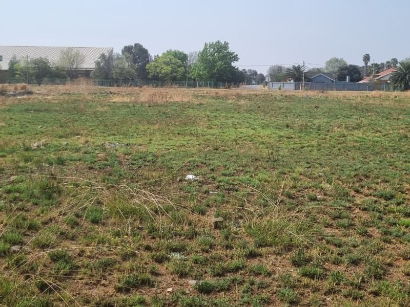 Two adjacent stands with approved building plans. - Photo 5