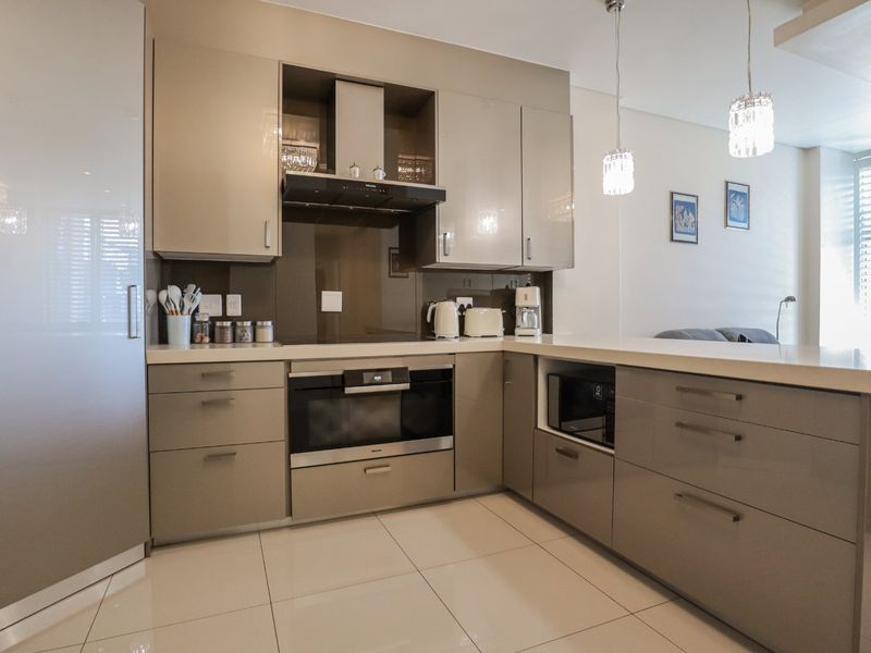 Luxury Redefined | Fully Renovated North-Facing 2 Bedroom Apartment - Photo 5
