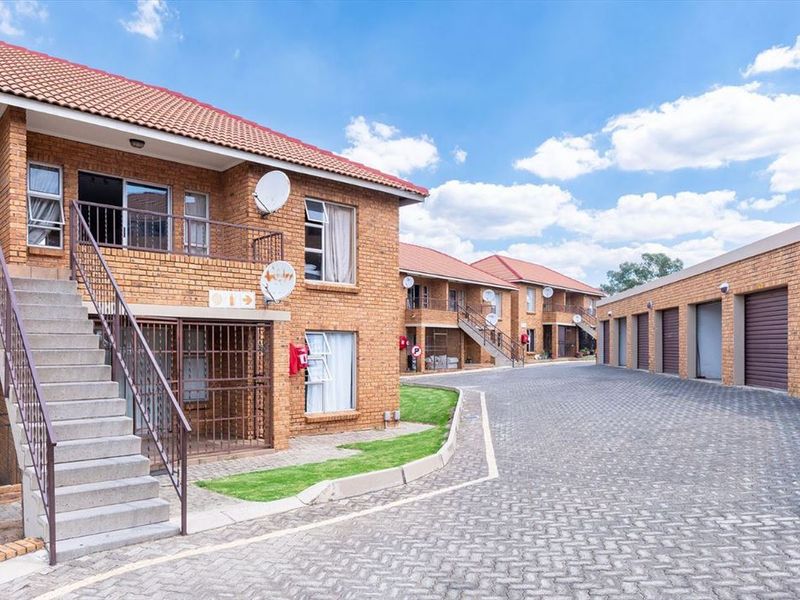 Cozy and Convenient Two-Bedroom Home - Photo 3