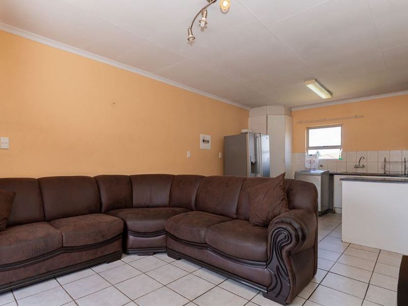 Cozy and Convenient Two-Bedroom Home - Photo 2