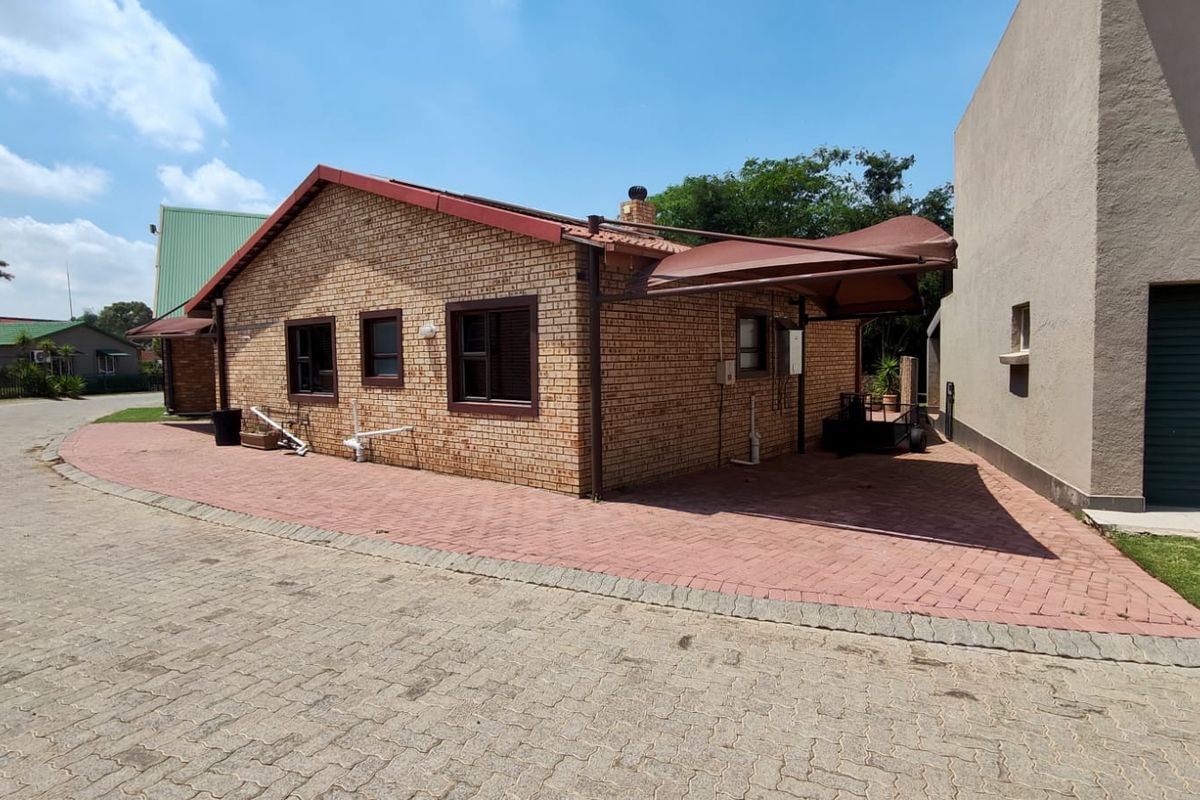 Beautiful Holiday Home for Sale in Vaal Marina - Photo 3