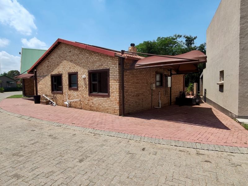 Beautiful Holiday Home for Sale in Vaal Marina - Photo 3