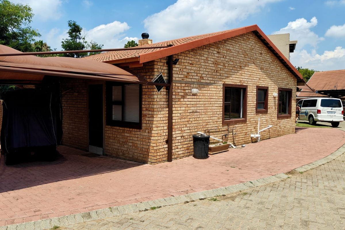 Beautiful Holiday Home for Sale in Vaal Marina - Photo 5