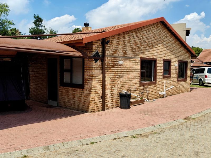 Beautiful Holiday Home for Sale in Vaal Marina - Photo 5