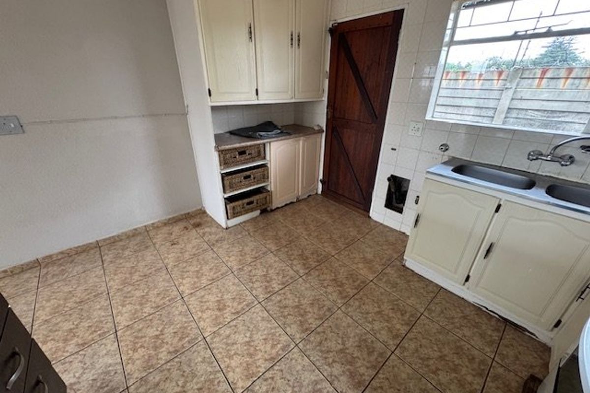 Exceptional Value in Prime Location - Photo 4