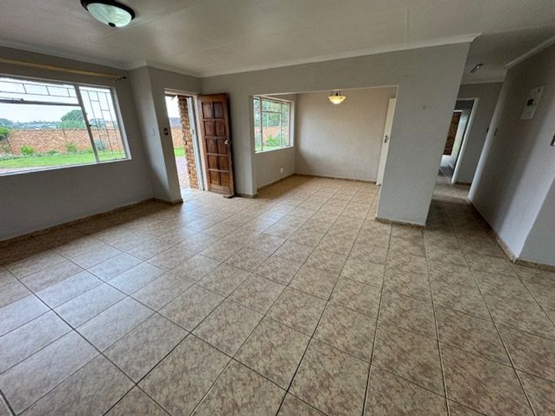 Exceptional Value in Prime Location - Photo 10