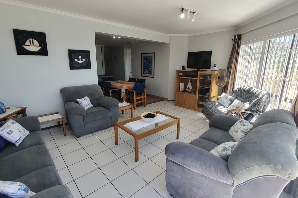 Three Bedroon Flat for Sale in Manaba Beach - Photo 5