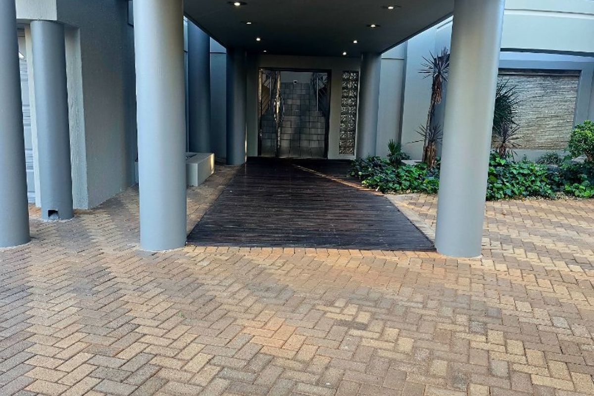 Luxury living with Endless Potential in Wilkoppies, Klerksdorp - Photo 3