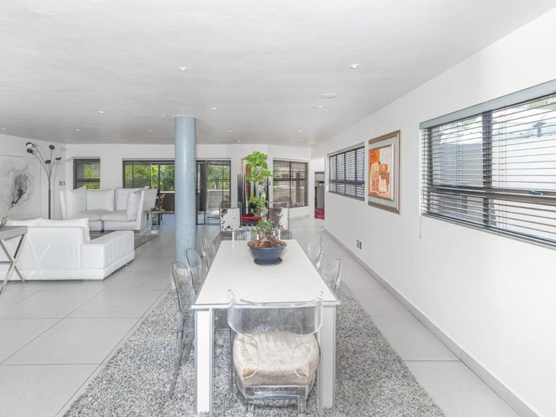 Spacious Fully Furnished 4 Bedroom Penthouse to rent in Sandown, Sandton  - Photo 9