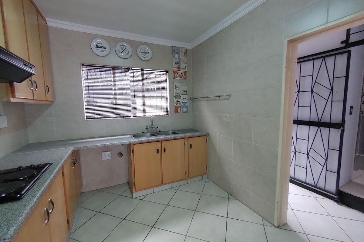 Modern Renovated Duplex in Beyers Park - Look No Further!! - Photo 4
