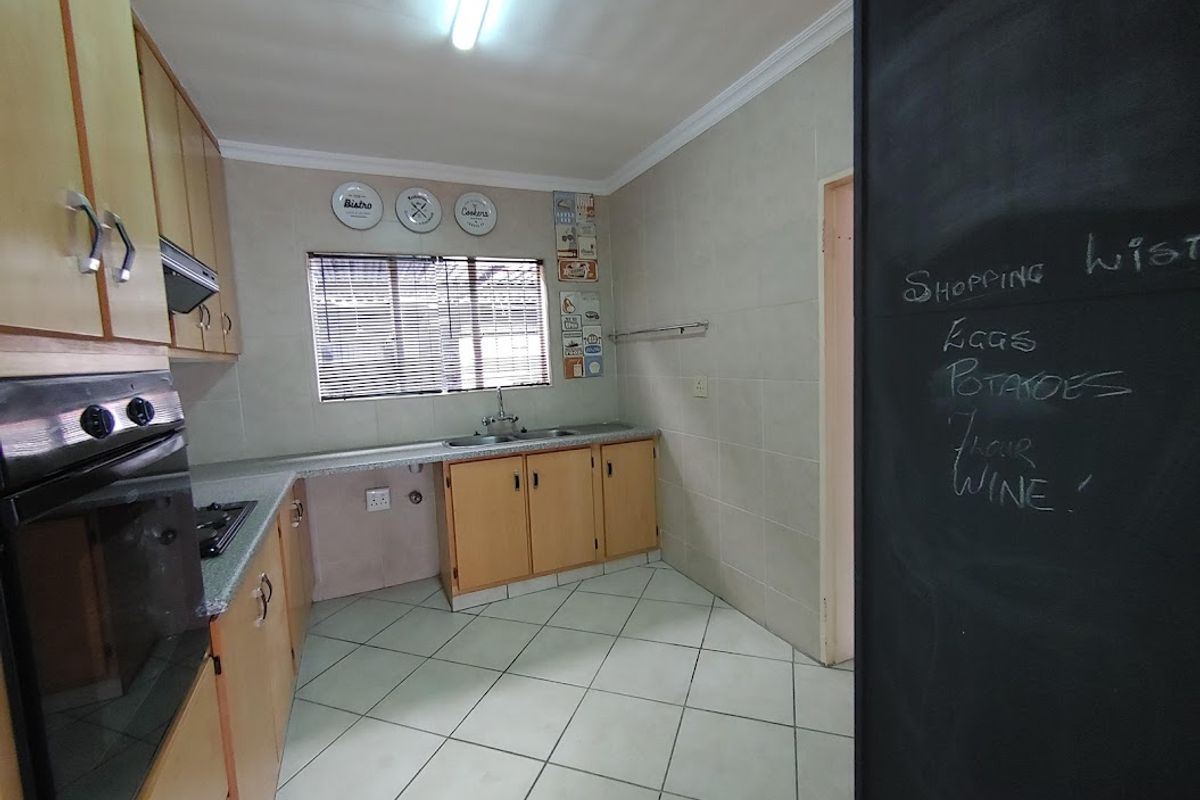 Modern Renovated Duplex in Beyers Park - Look No Further!! - Photo 3