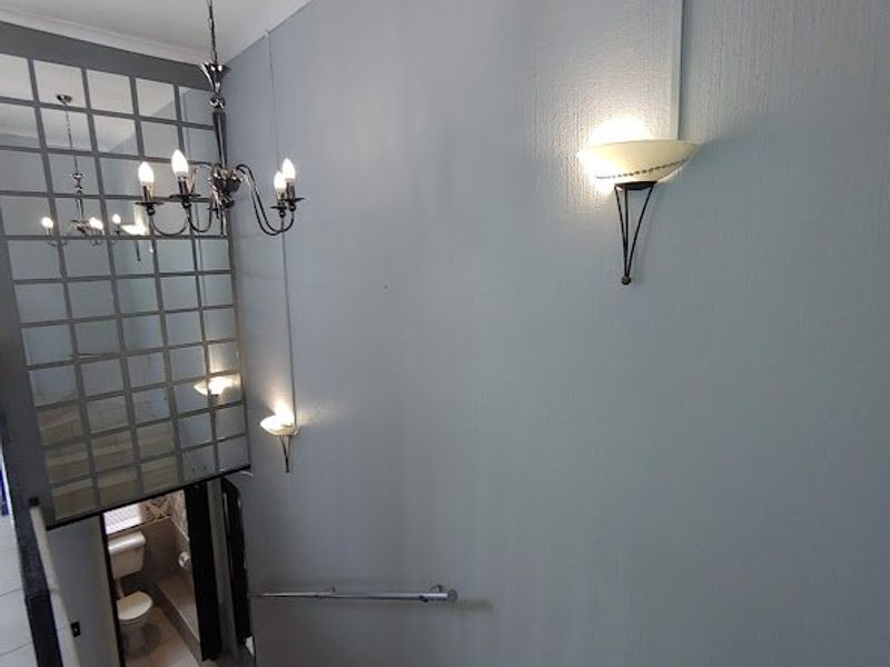 Modern Renovated Duplex in Beyers Park - Look No Further!! - Photo 10