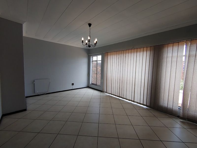 Modern Renovated Duplex in Beyers Park - Look No Further!! - Photo 7