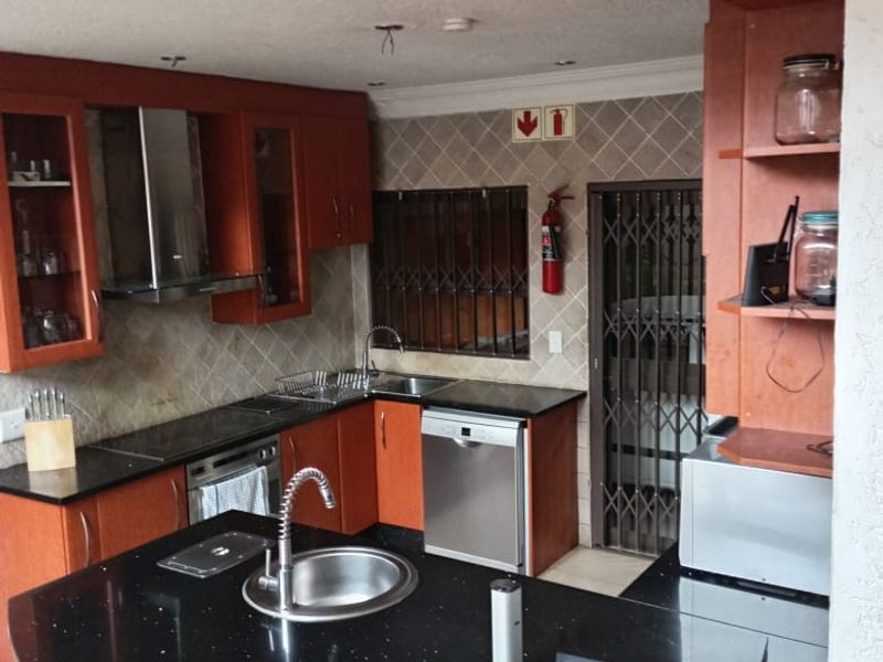 STUNNING DOUBLE STOREY PROPERTY - Photo 7