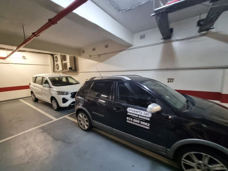 PREMIUM EXECUTIVE RESIDENCE in Fountains Hotel - Photo 10