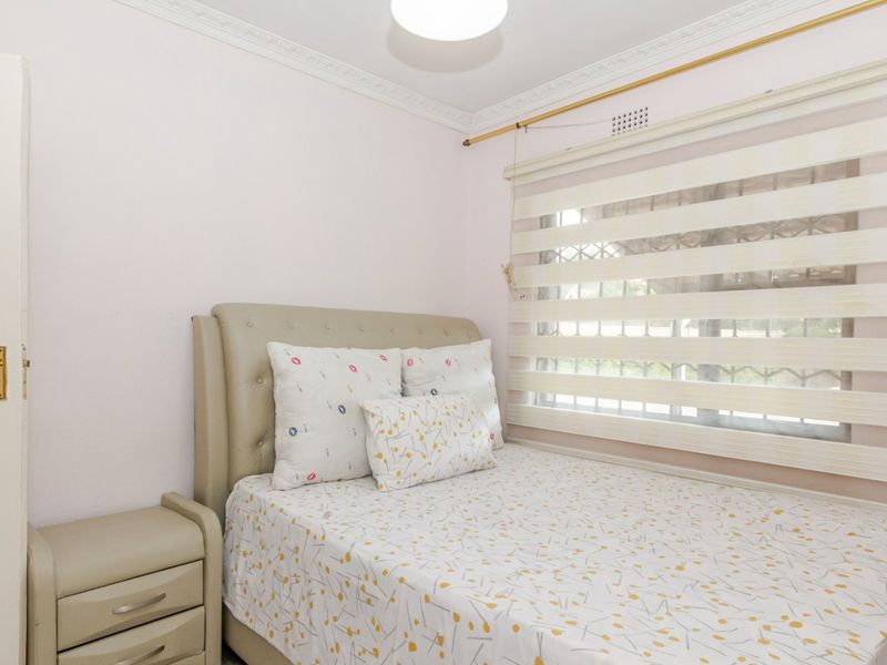 Ultra-Modern Masterpiece in Enclosed Birchleigh North with Solar & Flatlet – No Work Required! - Photo 10