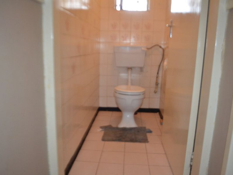 LARGE CORNER  STAND PROPERTY FOR SALE IN WENTWORTH PARK - Photo 10