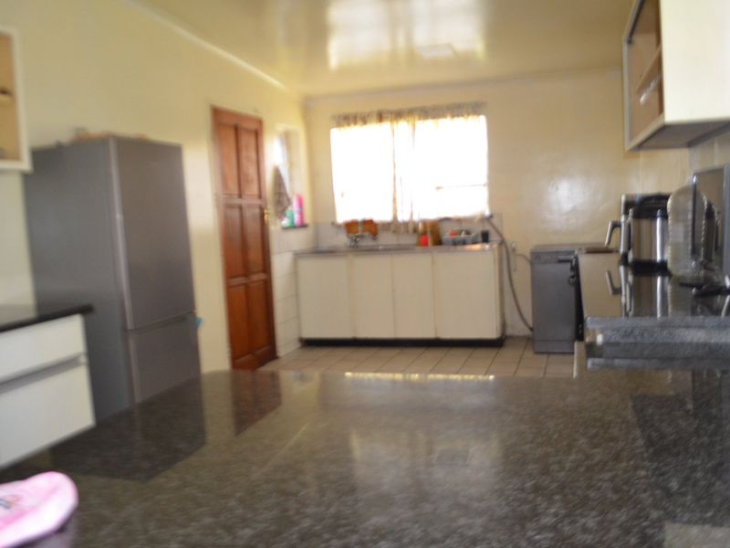 LARGE CORNER  STAND PROPERTY FOR SALE IN WENTWORTH PARK - Photo 8