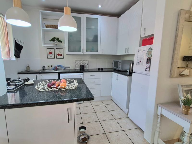 Immaculate 2-Bedroom Cluster in Secure River Bushwillow Estate - Photo 6