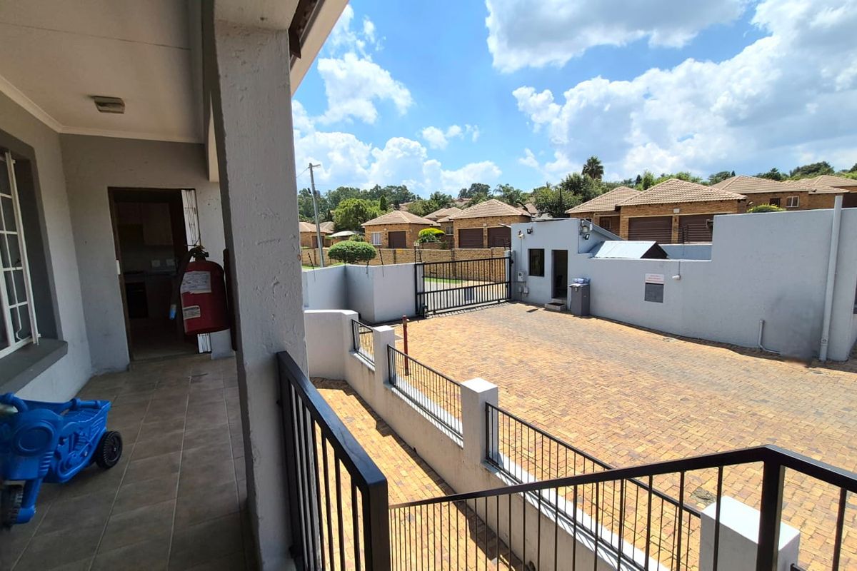 Priced to Sell – Secure 2-Bedroom Starter Apartment! - Photo 3