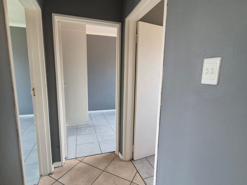 Priced to Sell – Secure 2-Bedroom Starter Apartment! - Photo 9