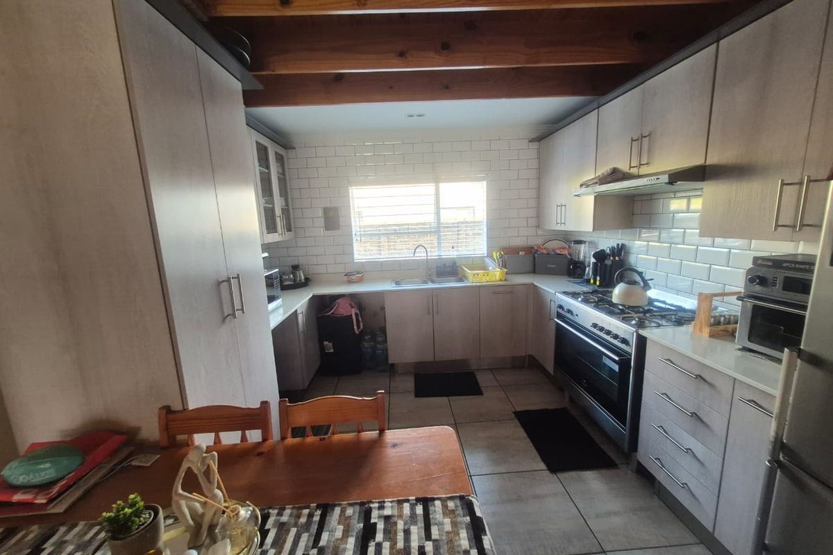 Modern Comfort Meets Family Living - Photo 4