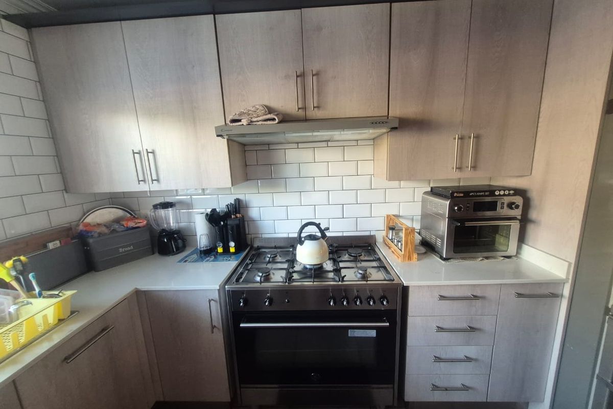 Modern Comfort Meets Family Living - Photo 3