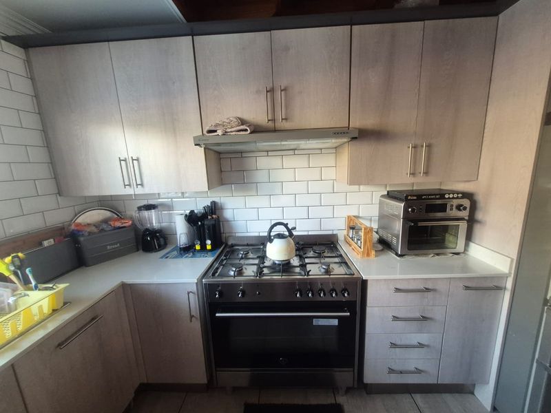 Modern Comfort Meets Family Living - Photo 3