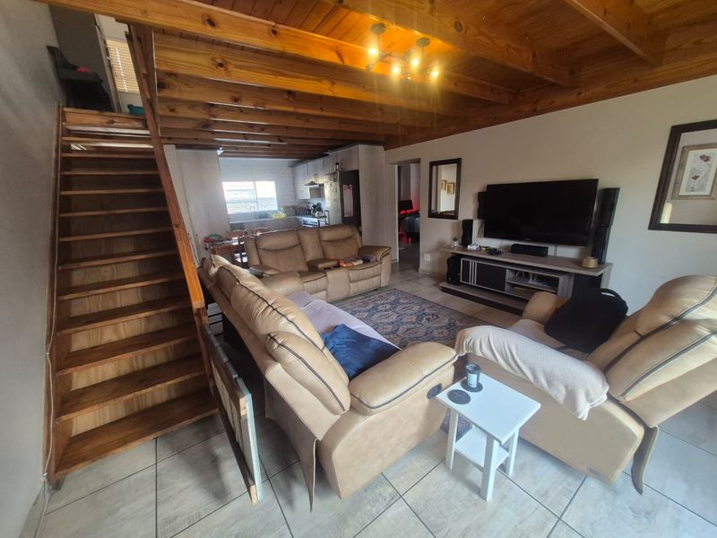 Modern Comfort Meets Family Living - Photo 8