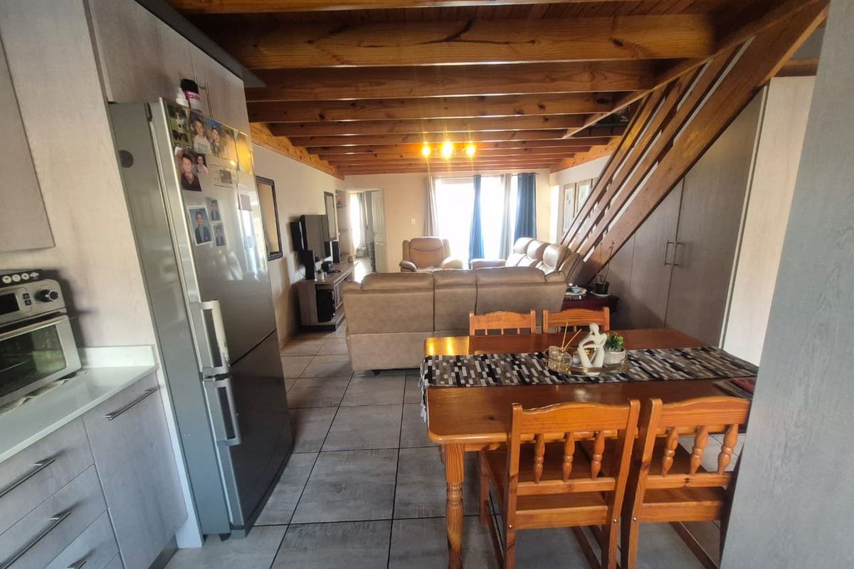 Modern Comfort Meets Family Living - Photo 5