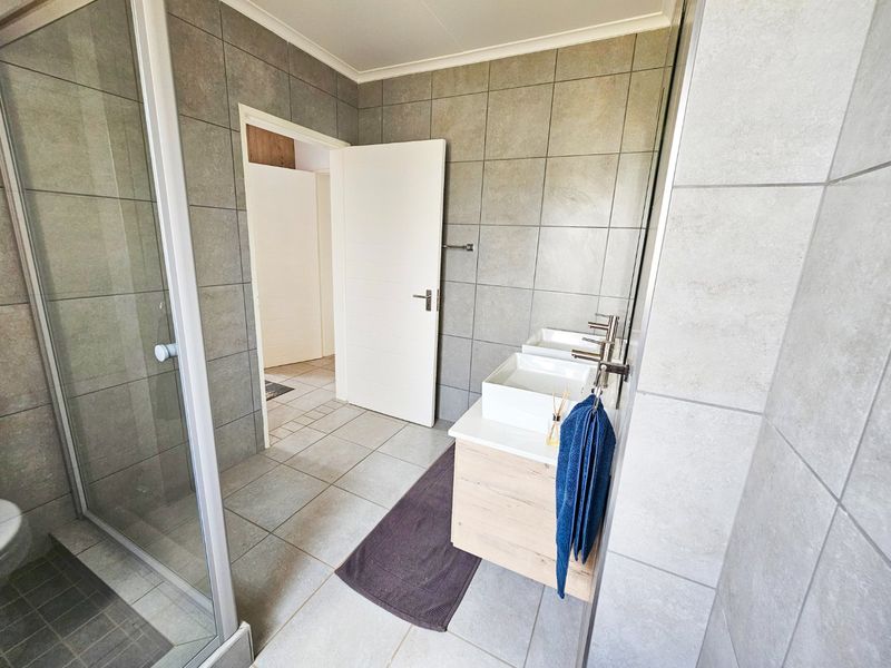 3 Bedroom, 2 bathroom apartment to rent in Irene, Southdowns View. - Photo 8