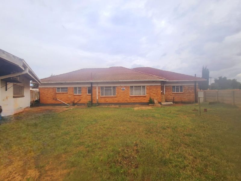 Spacious Family Living in the Heart of Orkney – Close to Everything That Matters! - Photo 7