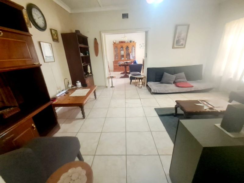 Spacious Family Living in the Heart of Orkney – Close to Everything That Matters! - Photo 5