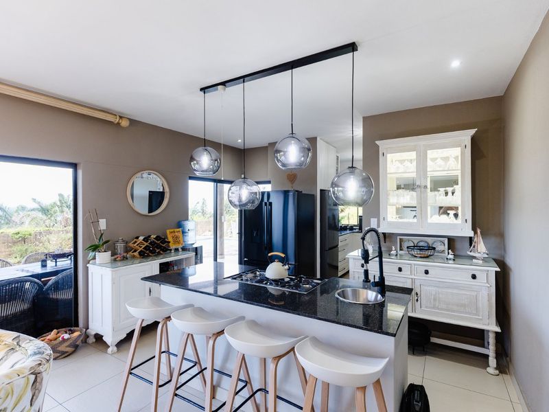 Architectural Masterpiece – Triple-Story Beach House  - Photo 10